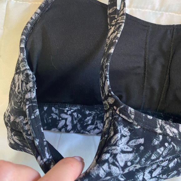 Lululemon flow Y bra - Picture 5 of 8